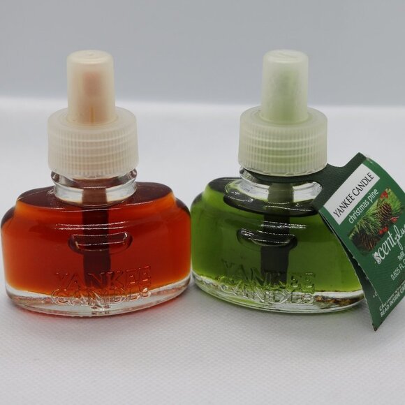 Festive scents of Christmas Pine and Autumn Pumpkin Yankee Candle plug-in refill - Picture 1 of 4